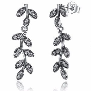 Pandora sparkling leaves 925 sterling silver cubic zirconia. Worn twice.